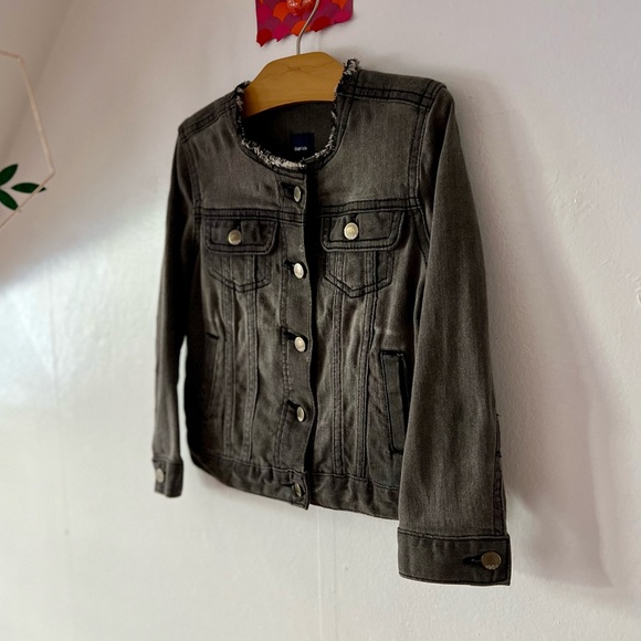 GAP 1969 Kids XS denim jacket grey/black distressed 7/8 buttons fall back2school - Picture 14 of 14